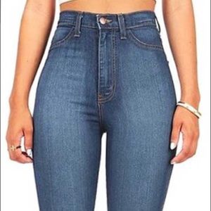 High waisted jeans 👖